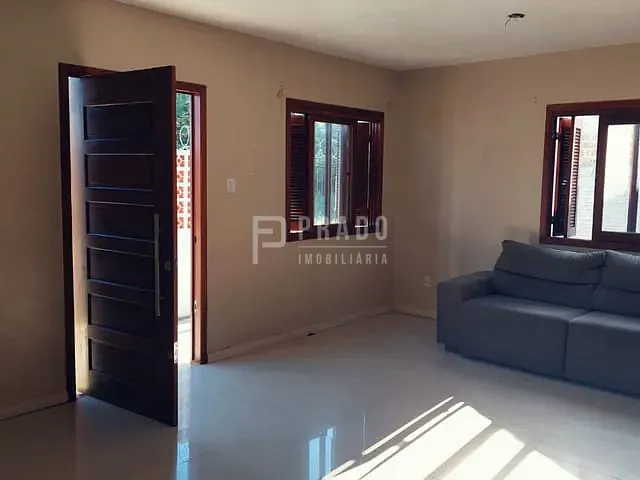 Casa com 150m² 2 quartos e 1 banheiro, à venda, no bairro Laranjal em Pelotas