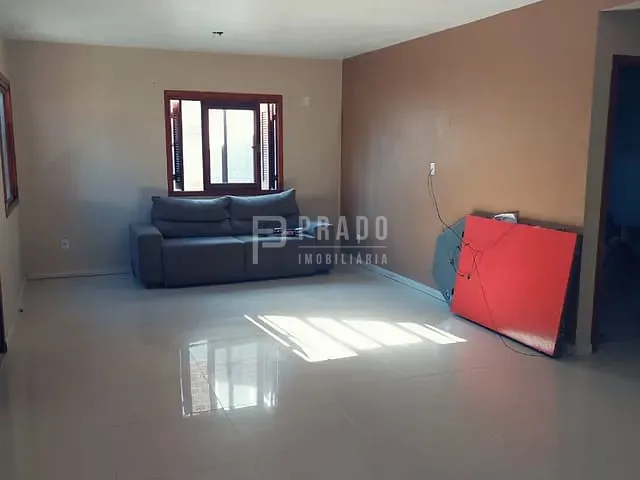 Casa com 150m² 2 quartos e 1 banheiro, à venda, no bairro Laranjal em Pelotas