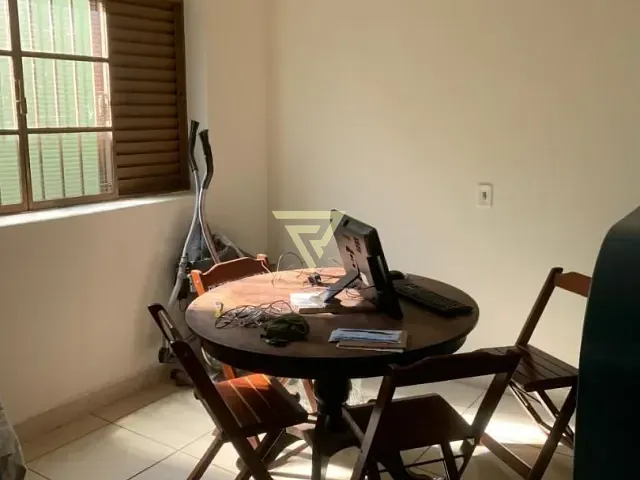 Casa com 250m² 3 quartos e 2 banheiros, à venda, no bairro Alto do Ipiranga em Ribeirão Preto