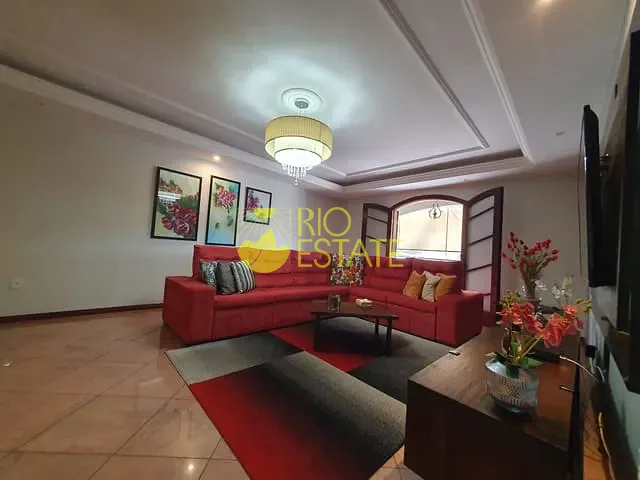 Casa com 654m² 3 quartos e 8 banheiros, à venda, no bairro Ano Bom em Barra Mansa