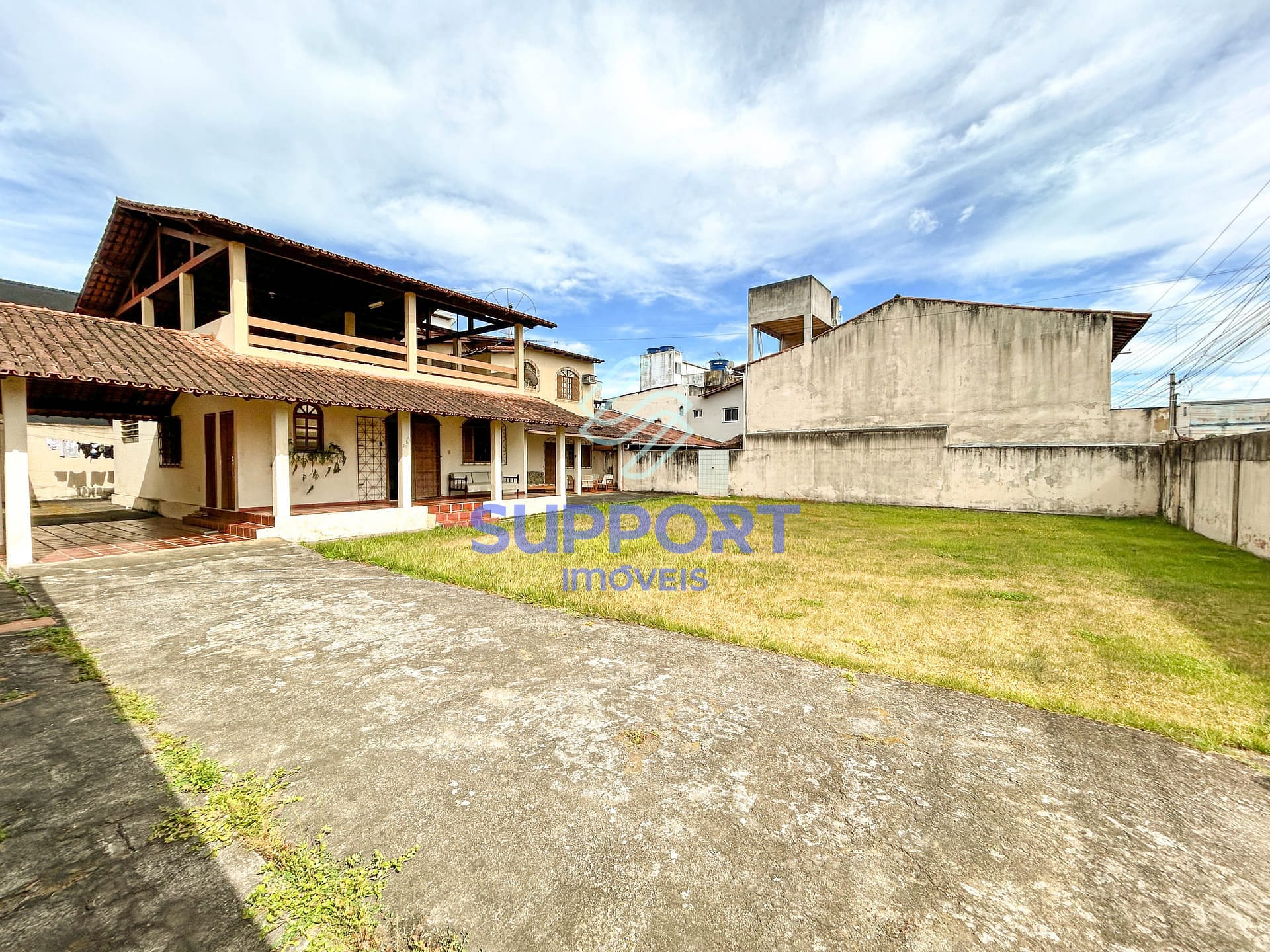 Casa à venda com 5 quartos, 720m² - Foto 1