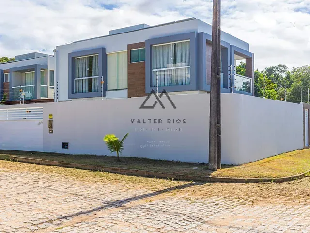 Casa 3 quartos e 4 banheiros, à venda, no bairro Nossa Senhora da Vitória em Ilhéus