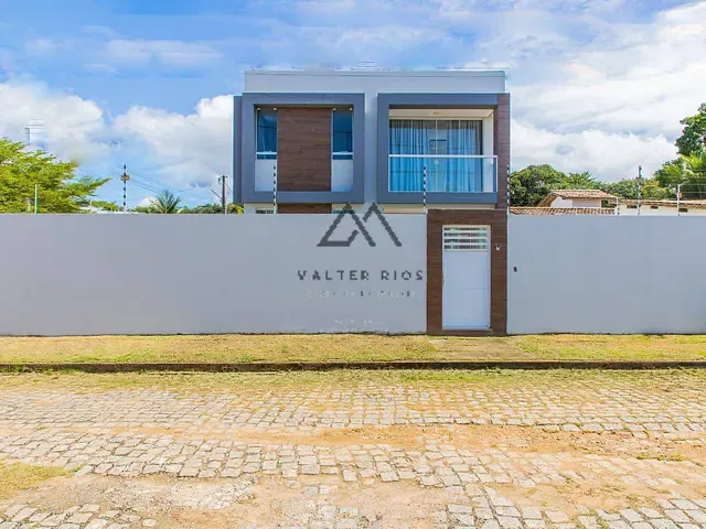 Casa 3 quartos e 4 banheiros, à venda, no bairro Nossa Senhora da Vitória em Ilhéus