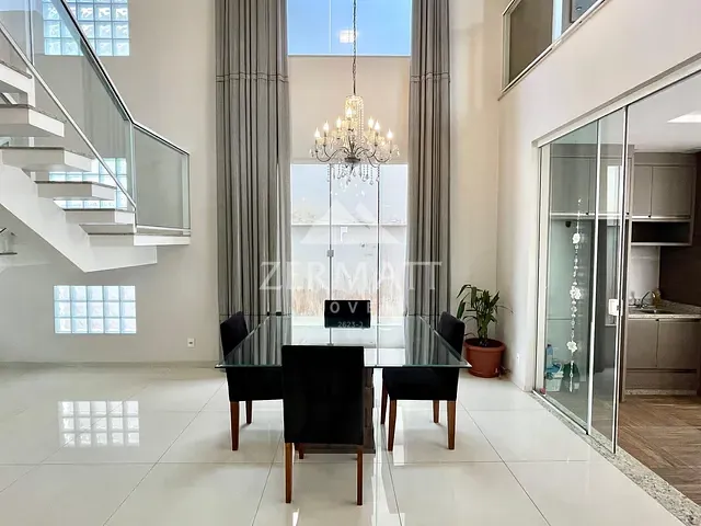 Casa 4 quartos e 5 banheiros, para alugar, no bairro Itoupava Central em Blumenau