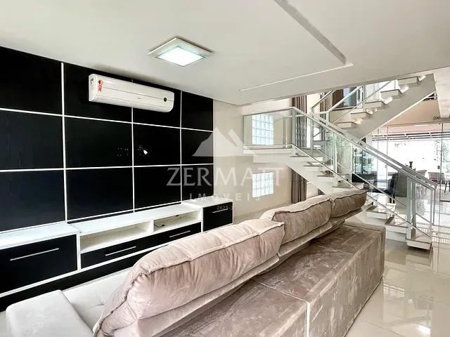 Casa 4 quartos e 5 banheiros, para alugar, no bairro Itoupava Central em Blumenau