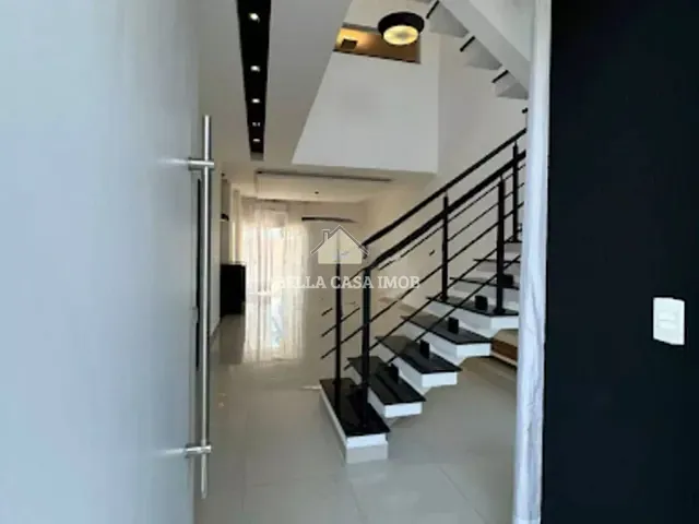 Casa com 300m² 3 quartos e 5 banheiros, à venda, no bairro Wanel Ville em Sorocaba