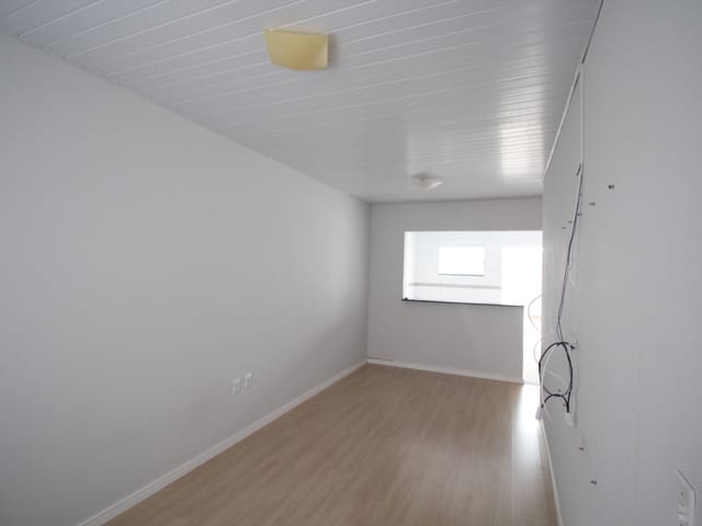Casa com 68m² 2 quartos e 2 banheiros, à venda, no bairro Colônia Dona Luíza em Ponta Grossa