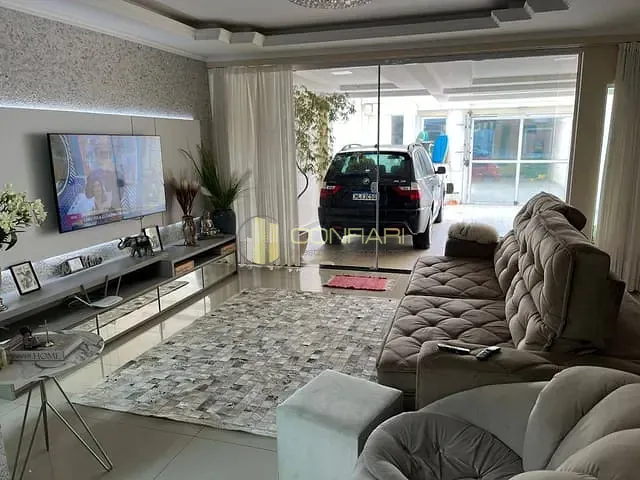 Casa 3 quartos e 5 banheiros, à venda, no bairro Perequê em Porto Belo