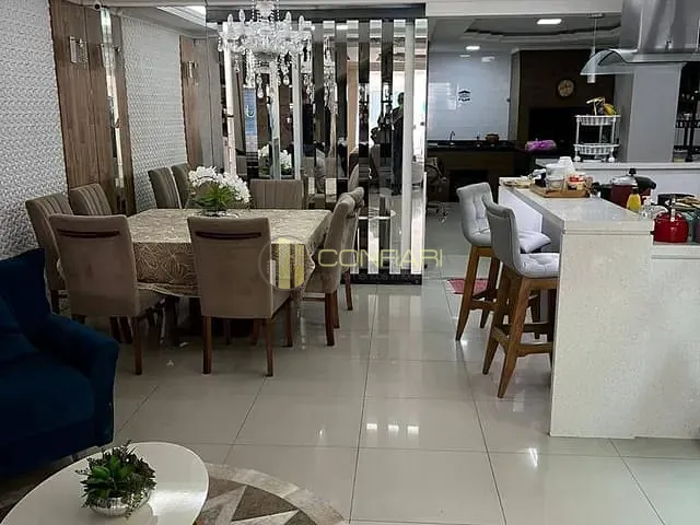 Casa 3 quartos e 5 banheiros, à venda, no bairro Perequê em Porto Belo
