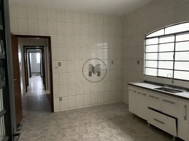 Casa com 175m² 3 quartos e 3 banheiros, à venda, no bairro Aroeira em Aparecida