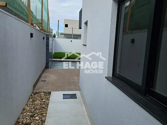 Casa com 300m² 3 quartos e 5 banheiros, à venda, no bairro Jardim Itália em Cuiabá