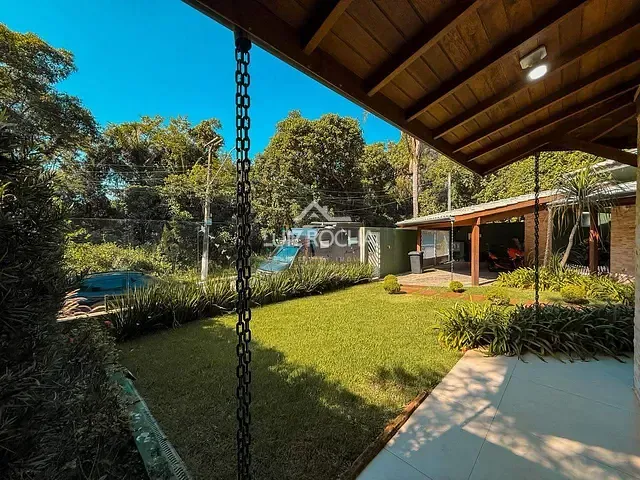 Casa com 1000m² 3 quartos e 4 banheiros, à venda, no bairro Algarve em Cotia