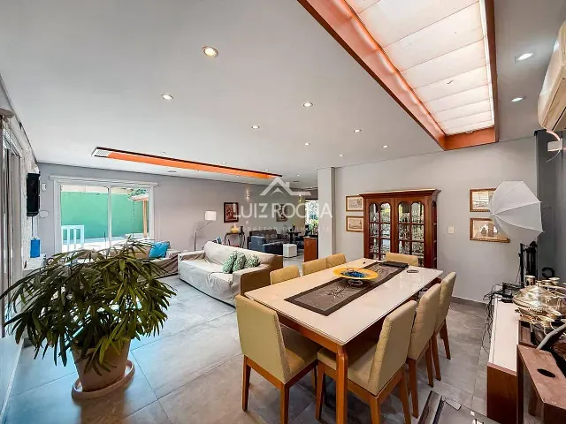 Casa com 1000m² 3 quartos e 4 banheiros, à venda, no bairro Algarve em Cotia