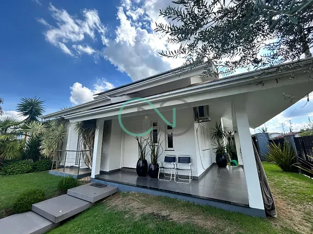 Casa com 434m² 4 quartos e 3 banheiros, à venda, no bairro Centenário em Sapiranga