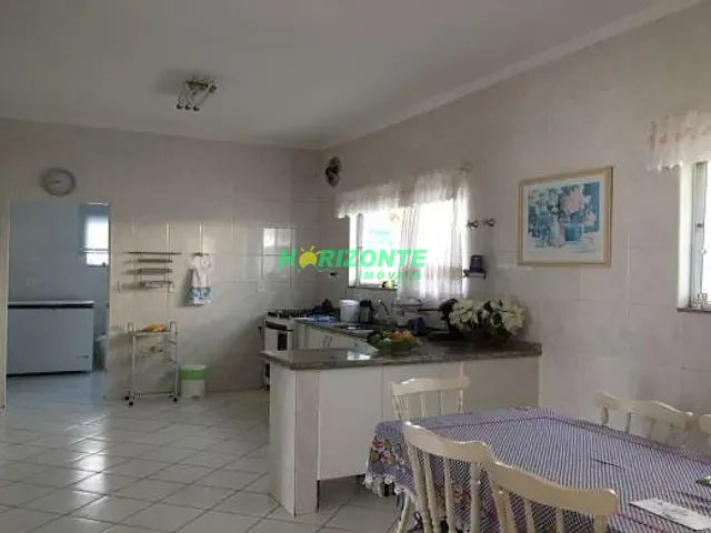 Casa com 686m² 4 quartos e 6 banheiros, à venda, no bairro Urbanova em São José dos Campos
