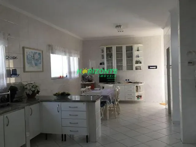 Casa com 686m² 4 quartos e 6 banheiros, à venda, no bairro Urbanova em São José dos Campos