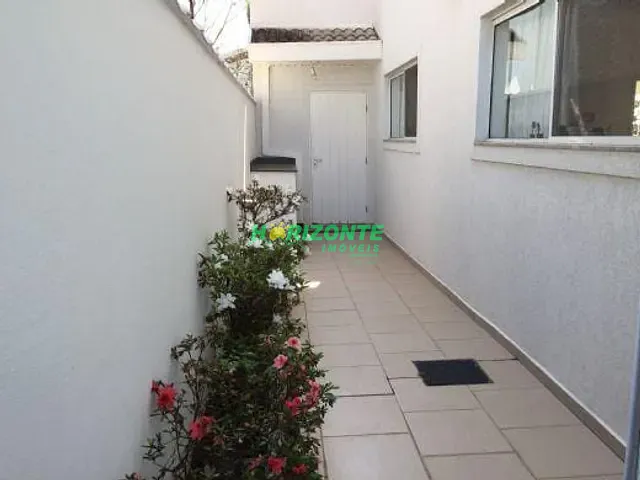 Casa com 686m² 4 quartos e 6 banheiros, à venda, no bairro Urbanova em São José dos Campos