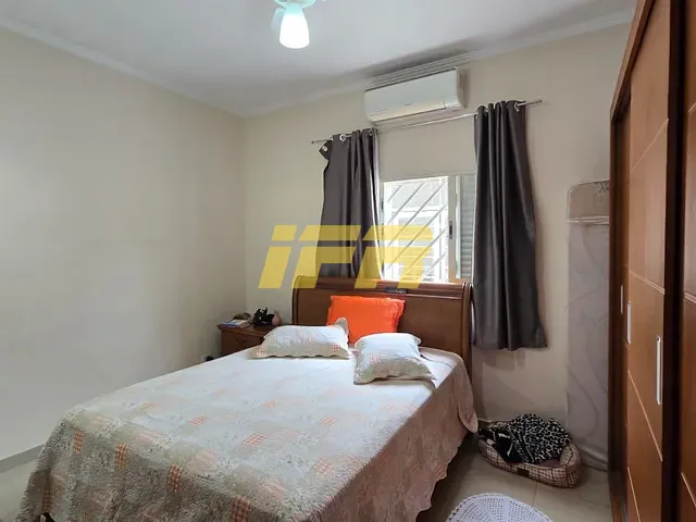 Casa com 255m² 3 quartos e 3 banheiros, à venda, no bairro Residencial San Marino em Taubaté