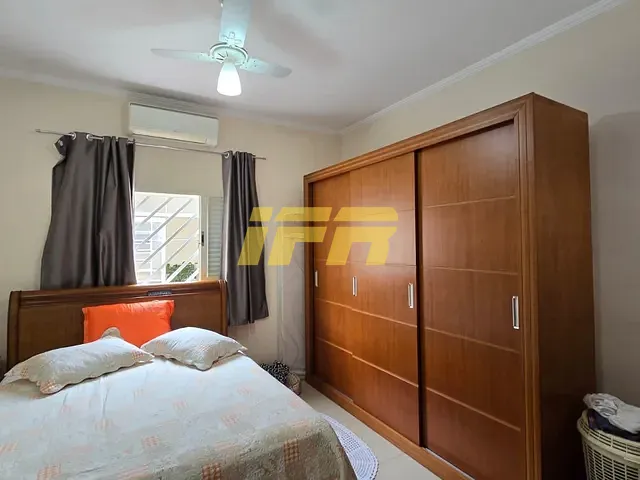Casa com 255m² 3 quartos e 3 banheiros, à venda, no bairro Residencial San Marino em Taubaté