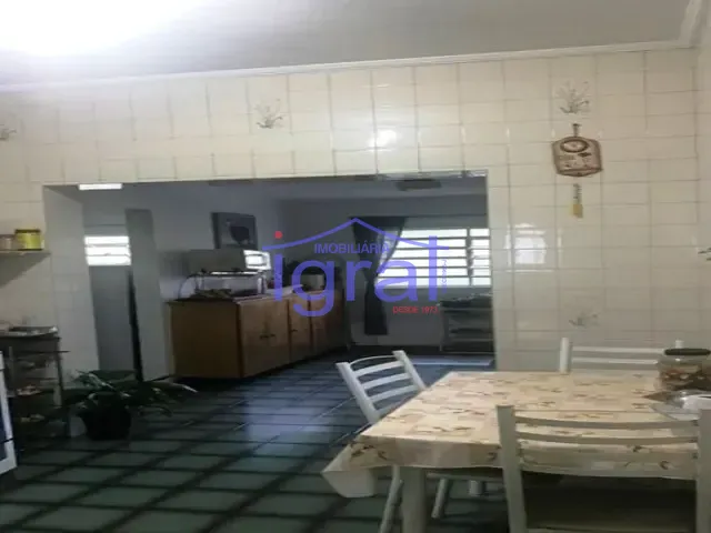 Casa com 400m² 4 quartos e 2 banheiros, à venda, no bairro Cidade Vargas em São Paulo