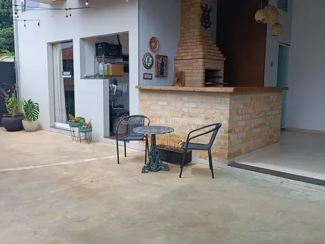 Casa com 250m² 3 quartos e 2 banheiros, à venda, no bairro Roseira de Baixo em Jaguariúna