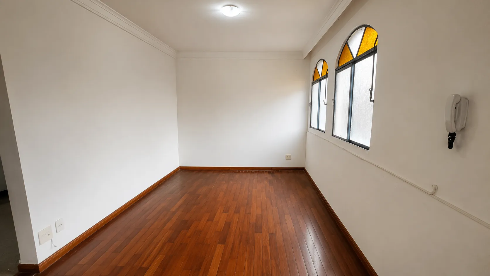 Casa geminada para alugar com 2 quartos, armários e 1 vaga no Caiçaras – Belo Horizonte/MG