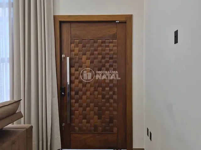 Casa 3 quartos e 3 banheiros, à venda, no bairro Jardim do Leste em Londrina