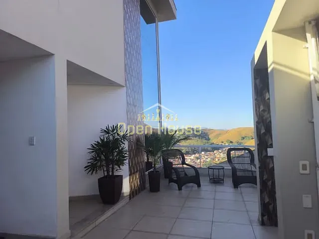 Casa 4 quartos e 3 banheiros, à venda, no bairro Jardim Amália em Volta Redonda