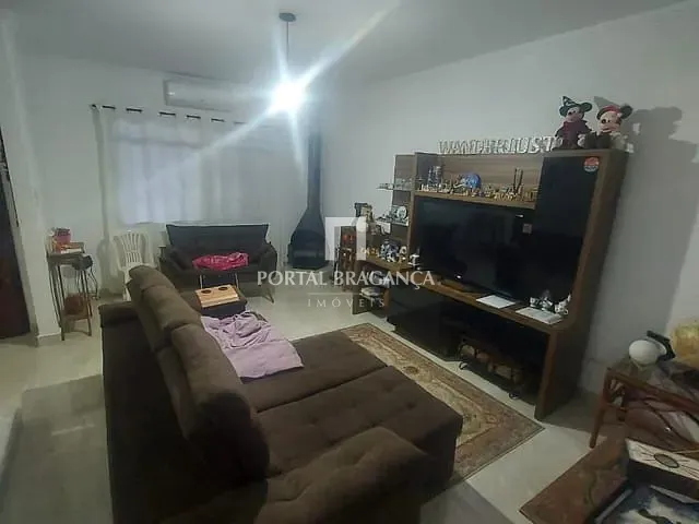 Casa com 300m² 3 quartos e 3 banheiros, à venda, no bairro Jardim Europa em Bragança Paulista