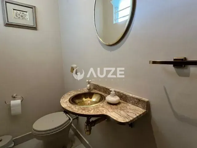 Casa com 305m² 4 quartos e 5 banheiros, à venda, no bairro Hugo Lange em Curitiba