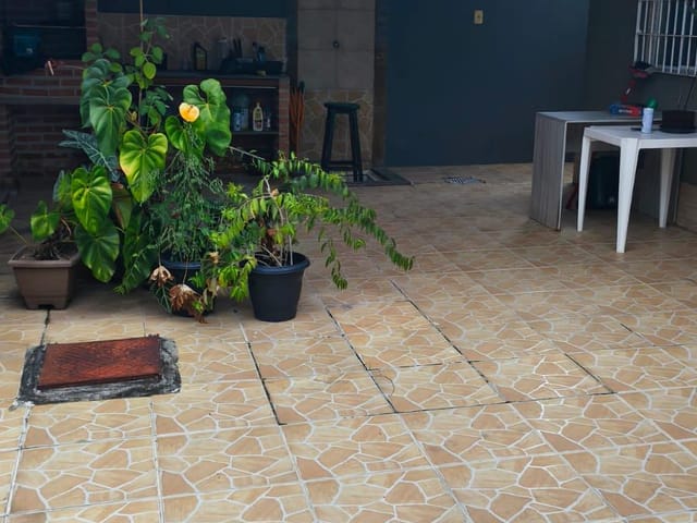 Casa 3 quartos e 1 banheiro, à venda, no bairro EXTEÇÃO BOSQUE em Rio das Ostras