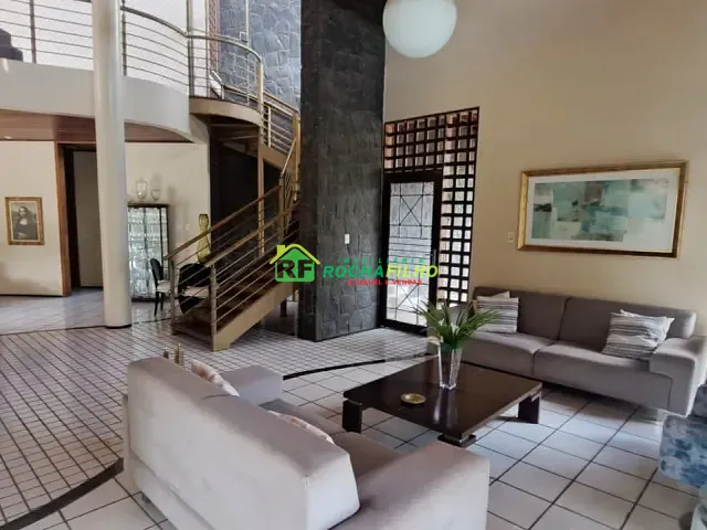 Casa com 513m² 8 quartos e 7 banheiros, à venda, no bairro Piçarreira em Teresina