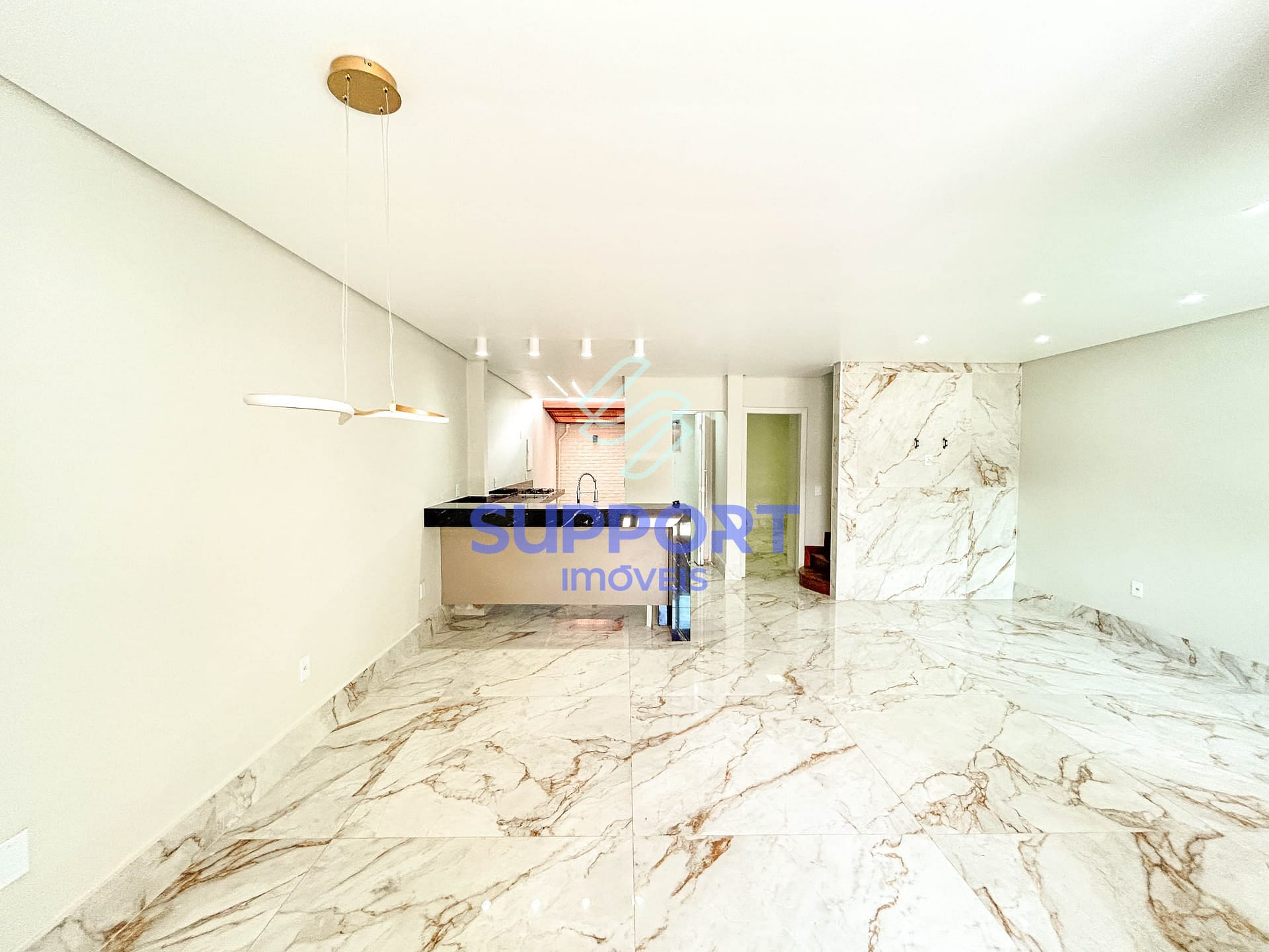 Casa à venda com 4 quartos, 230m² - Foto 12