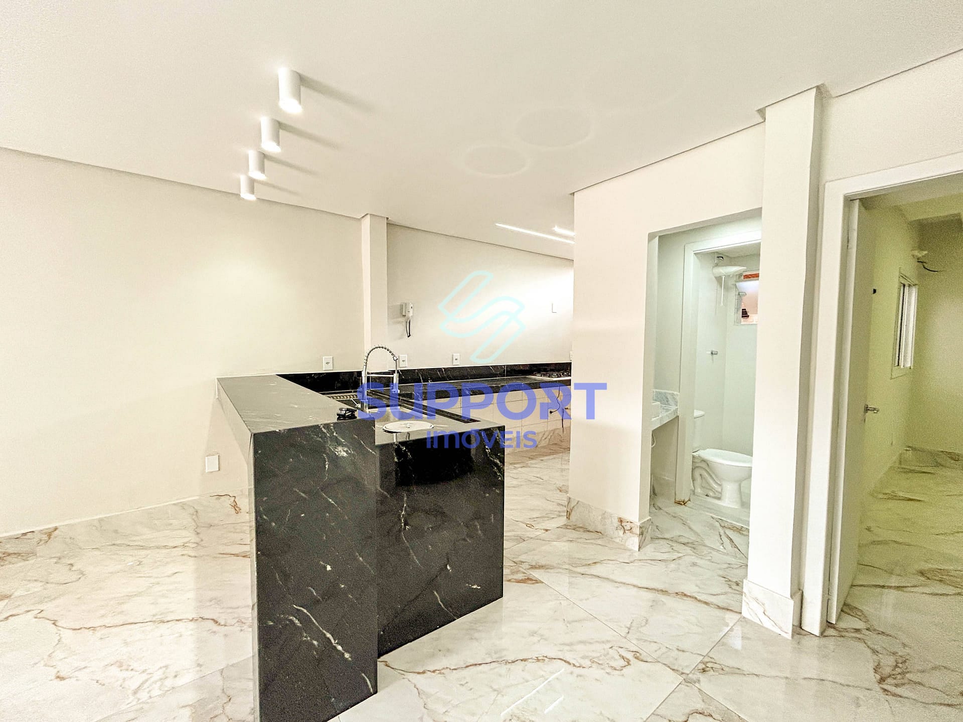 Casa à venda com 4 quartos, 230m² - Foto 16