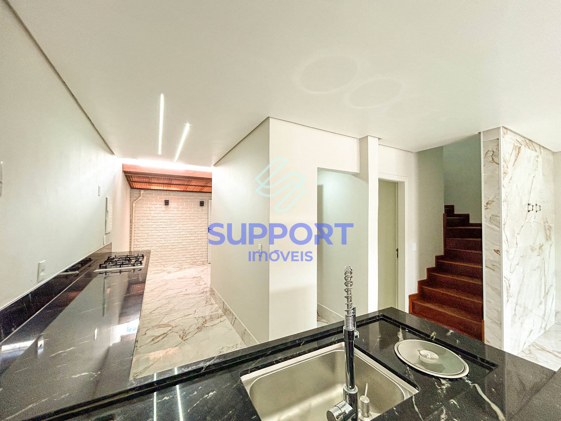 Casa à venda com 4 quartos, 230m² - Foto 17