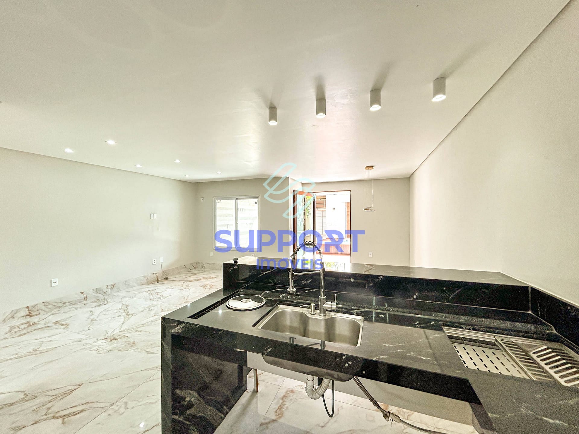 Casa à venda com 4 quartos, 230m² - Foto 23