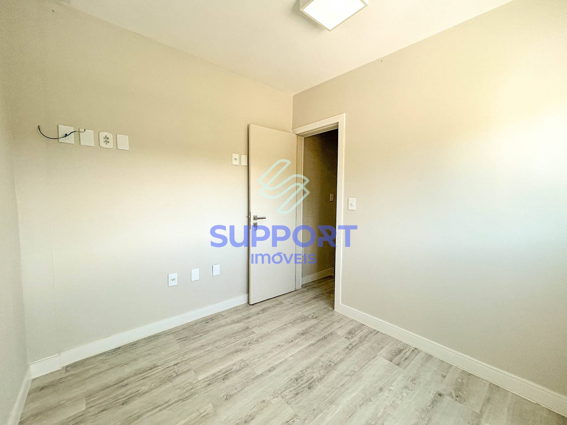 Casa à venda com 4 quartos, 230m² - Foto 27