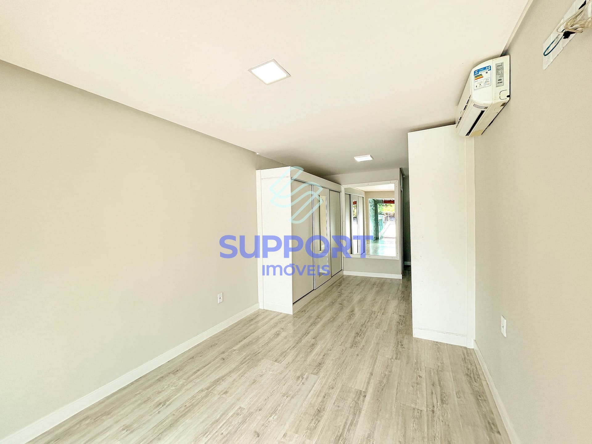 Casa à venda com 4 quartos, 230m² - Foto 34