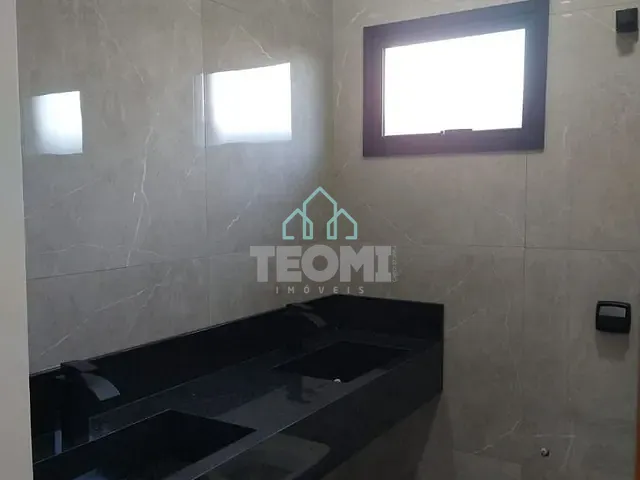 Casa com 250m² 2 quartos e 2 banheiros, à venda, no bairro Jardim Santana em Tremembé