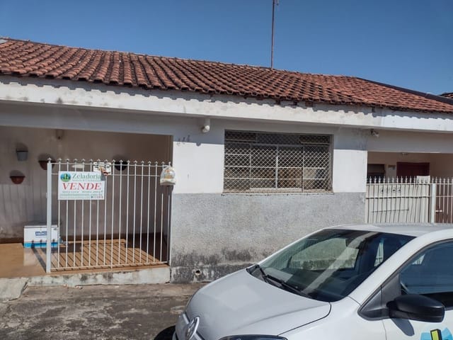 Casa com 210m² 1 quarto e 1 banheiro, à venda, no bairro Jardim Satélite em São João da Boa Vista