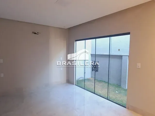 Casa 3 quartos e 3 banheiros, à venda, no bairro Jardins Parma em Senador Canedo