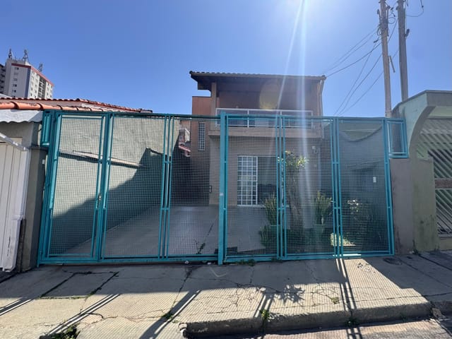 Casa 4 quartos e 3 banheiros, à venda, no bairro Alto Ipiranga em Mogi das Cruzes