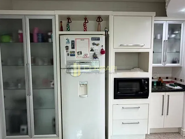 Casa 5 quartos e 5 banheiros, para alugar, no bairro Meia Praia em Itapema