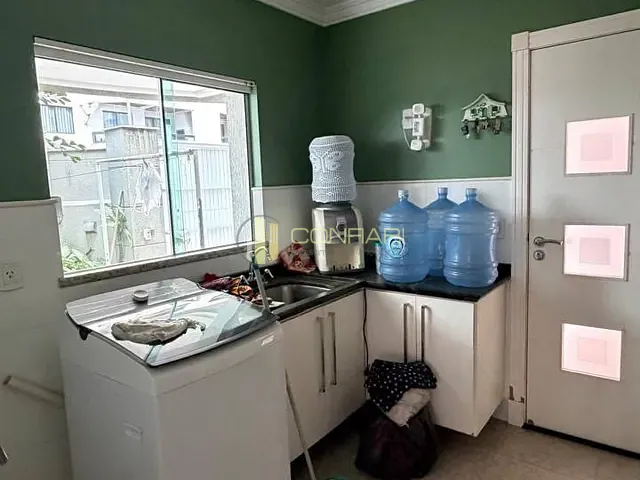 Casa 5 quartos e 5 banheiros, para alugar, no bairro Meia Praia em Itapema