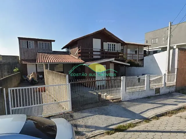 Casa 2 quartos e 1 banheiro, à venda, no bairro Ribeirão da Ilha em Florianópolis
