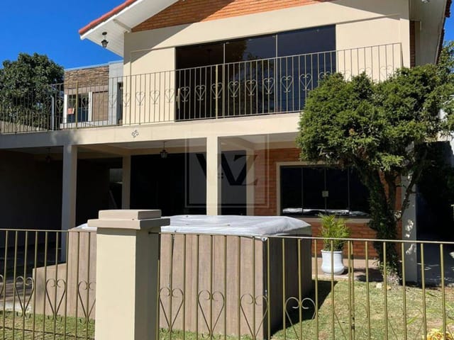 Casa com 300m² 4 quartos e 2 banheiros, à venda, no bairro Itaiacoca em Ponta Grossa