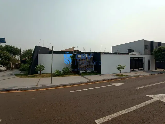 Casa com 461m², à venda, no bairro Petrópolis em Londrina