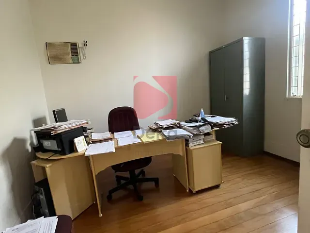 Casa 4 quartos e 3 banheiros, à venda, no bairro Centro em Pirassununga