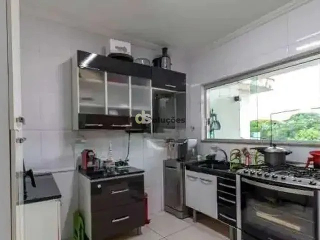 Casa 2 quartos e 2 banheiros, à venda, no bairro Parque Maria Domitila em São Paulo