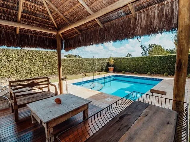 Casa com 360m² 3 quartos e 5 banheiros, à venda ou para alugar, no bairro Terras de Santana II em Londrina